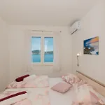 Awesome In Zatoglav Hébergement de vacances Ražanj