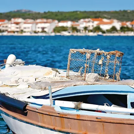 Stunning In Zatoglav With Wifi Сasa de vacaciones