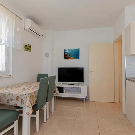 Stunning In Zatoglav With Wifi *