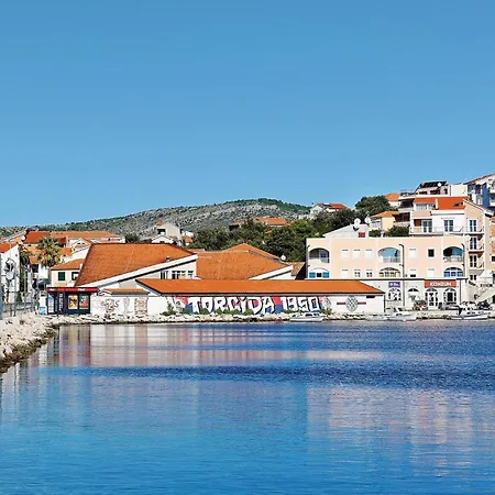 Feriehus Stunning In Zatoglav With Wifi Ražanj