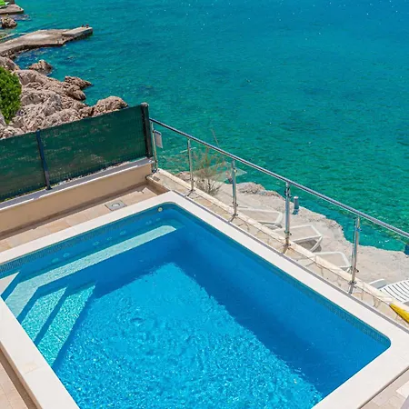 Stunning In Zatoglav With Wifi * Ražanj