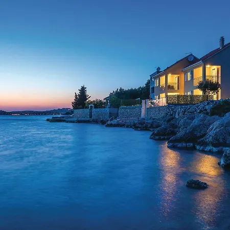 Stunning In Zatoglav With Wifi