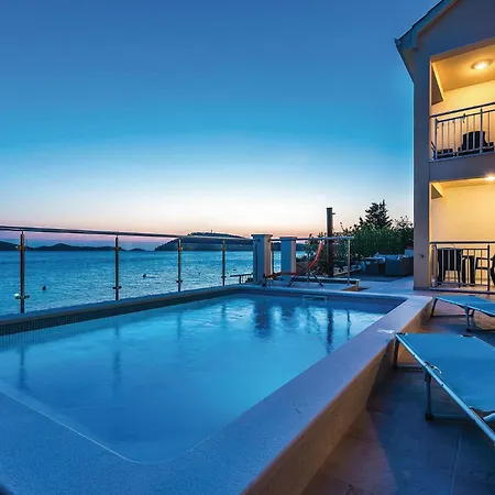 Stunning In Zatoglav With Wifi * Ražanj