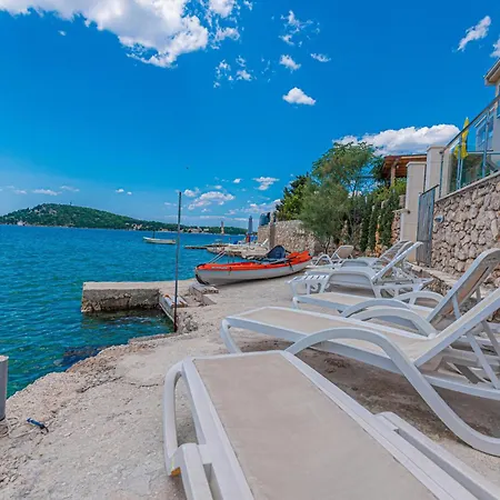 Feriehus Stunning In Zatoglav With Wifi Ražanj