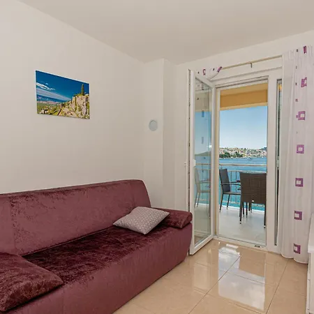 Stunning In Zatoglav With Wifi Semesterbostad Ražanj