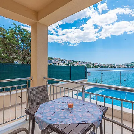 Semesterbostad Stunning In Zatoglav With Wifi