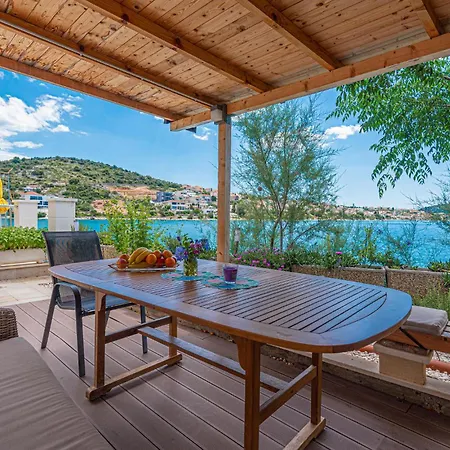 Stunning In Zatoglav With Wifi Ražanj