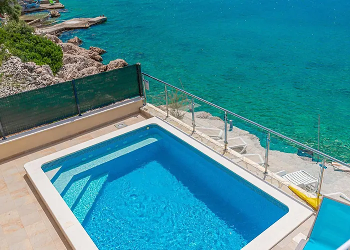 Stunning In Zatoglav With Wifi * Ražanj