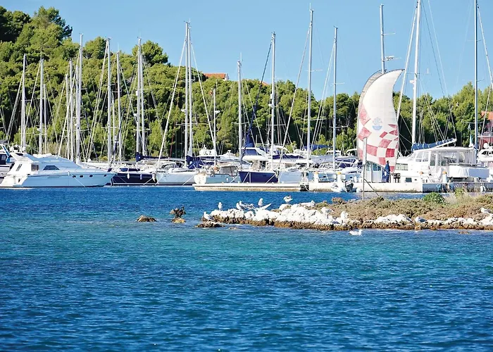 Stunning In Zatoglav With Wifi Сasa de vacaciones Ražanj