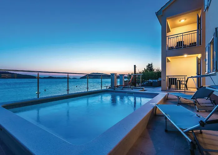 Stunning In Zatoglav With Wifi * Ražanj