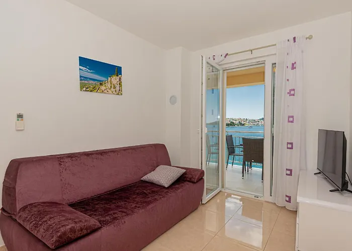 Stunning In Zatoglav With Wifi Сasa de vacaciones Ražanj