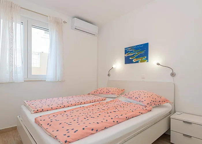 Сasa de vacaciones Stunning In Zatoglav With Wifi *