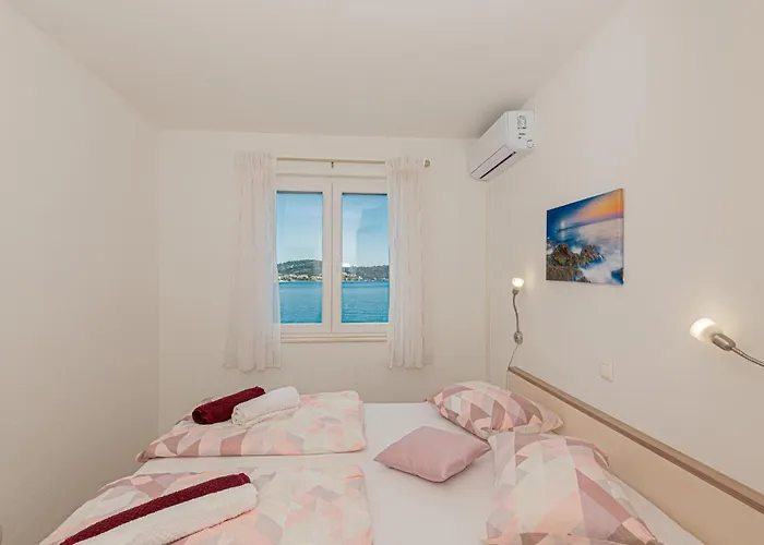 Stunning In Zatoglav With Wifi Сasa de vacaciones Ražanj