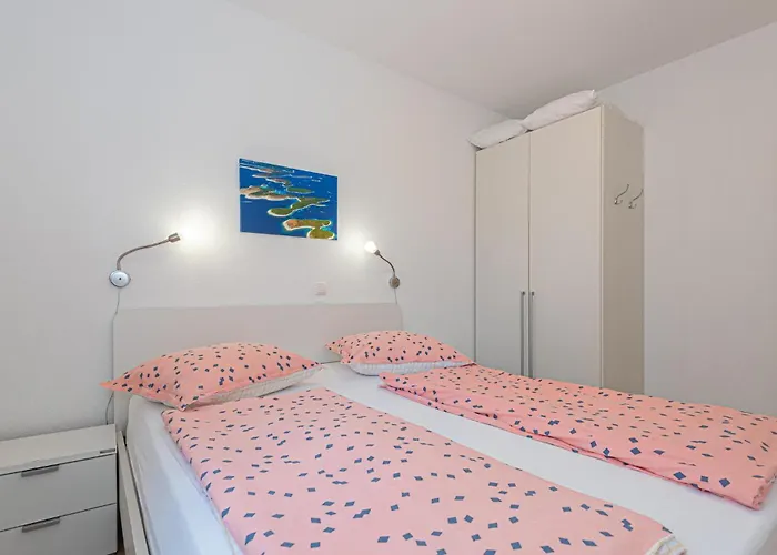 Stunning In Zatoglav With Wifi Сasa de vacaciones