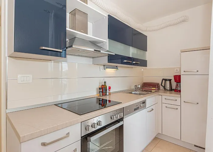 Stunning In Zatoglav With Wifi Сasa de vacaciones *