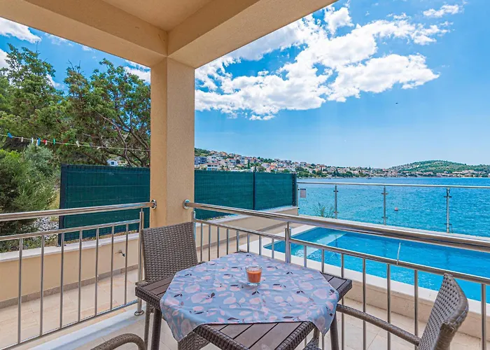 Сasa de vacaciones Stunning In Zatoglav With Wifi