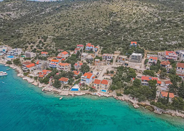 Stunning In Zatoglav With Wifi Сasa de vacaciones